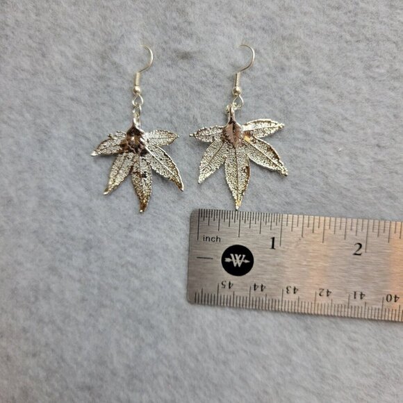 Silver Tone Leaf Earrings Natures Jewelry Japanese Maple Fish Hook Style Unique - Picture 7 of 8